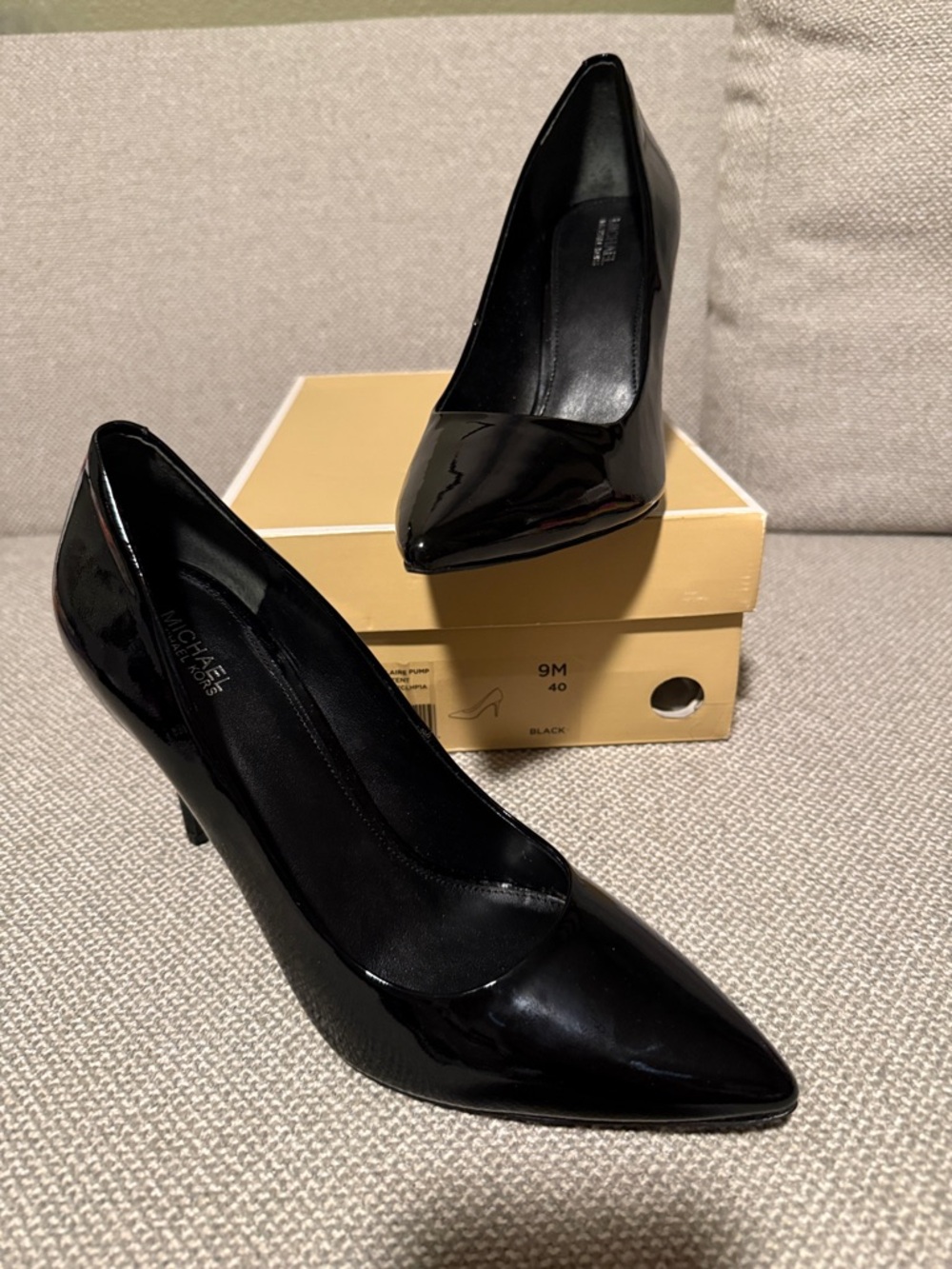 Michael Kors NEW Black Patent Claire Pointed Toe Pumps 9